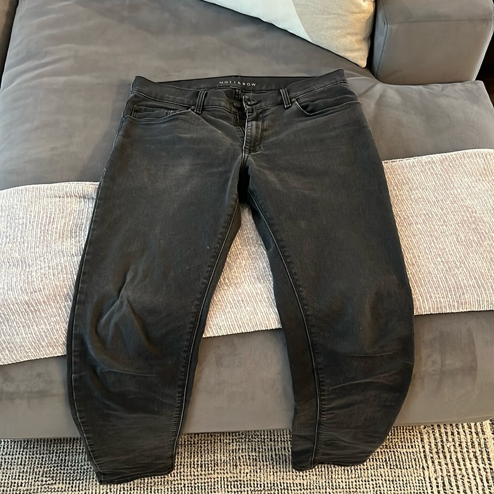Mott & Bow Men’s 34x32 stone skinny jeans - great shape!